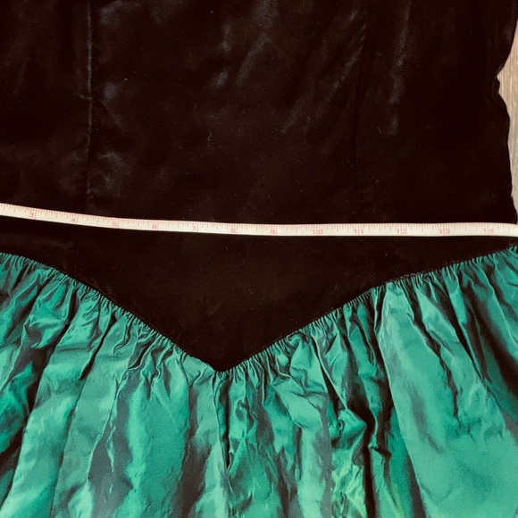 Jessica McClintock Gunne Sax 90’s metallic green taffeta and velvet mini dress - Picture 3 of 7